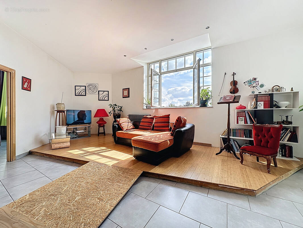 Appartement à MIRECOURT