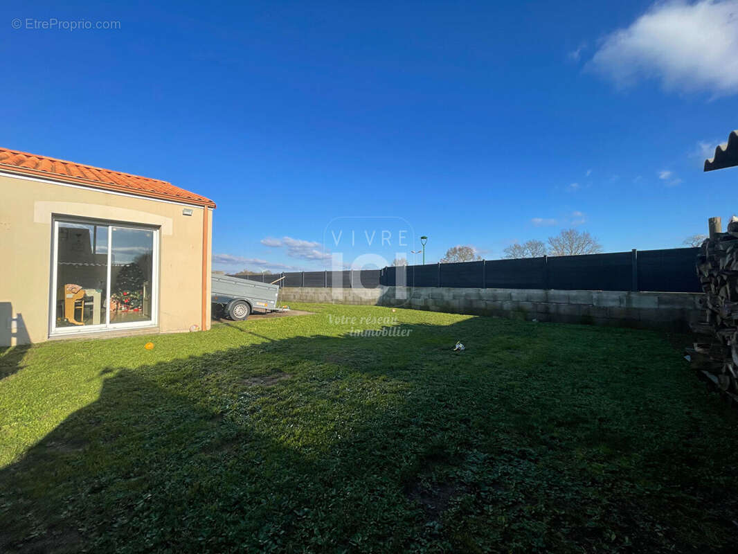 Maison à SAINT-PHILBERT-DE-BOUAINE