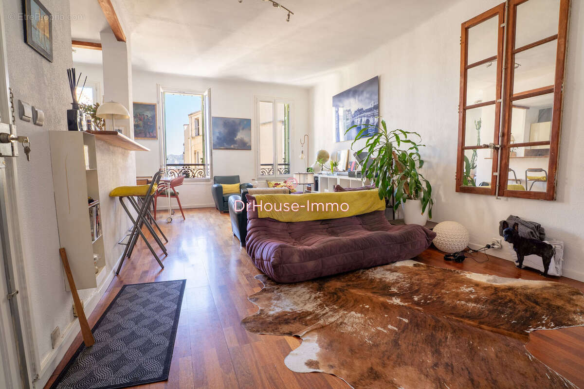 Appartement à MARSEILLE-1E