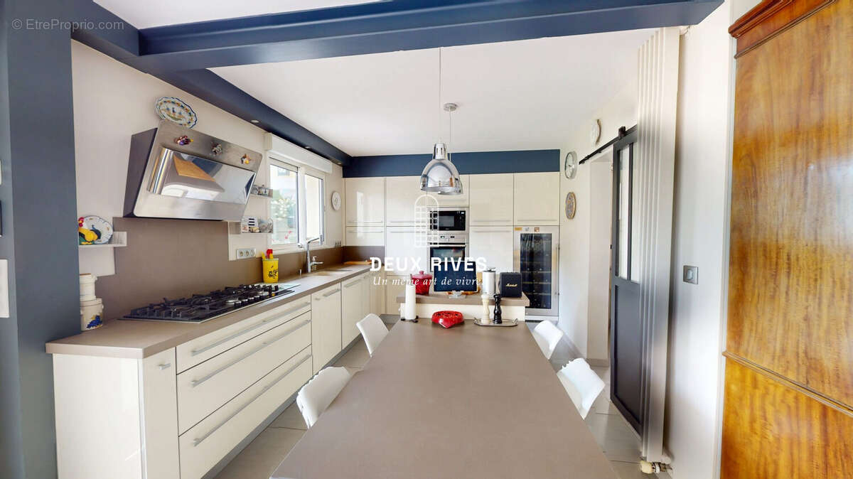 Maison à SAINT-SEBASTIEN-SUR-LOIRE