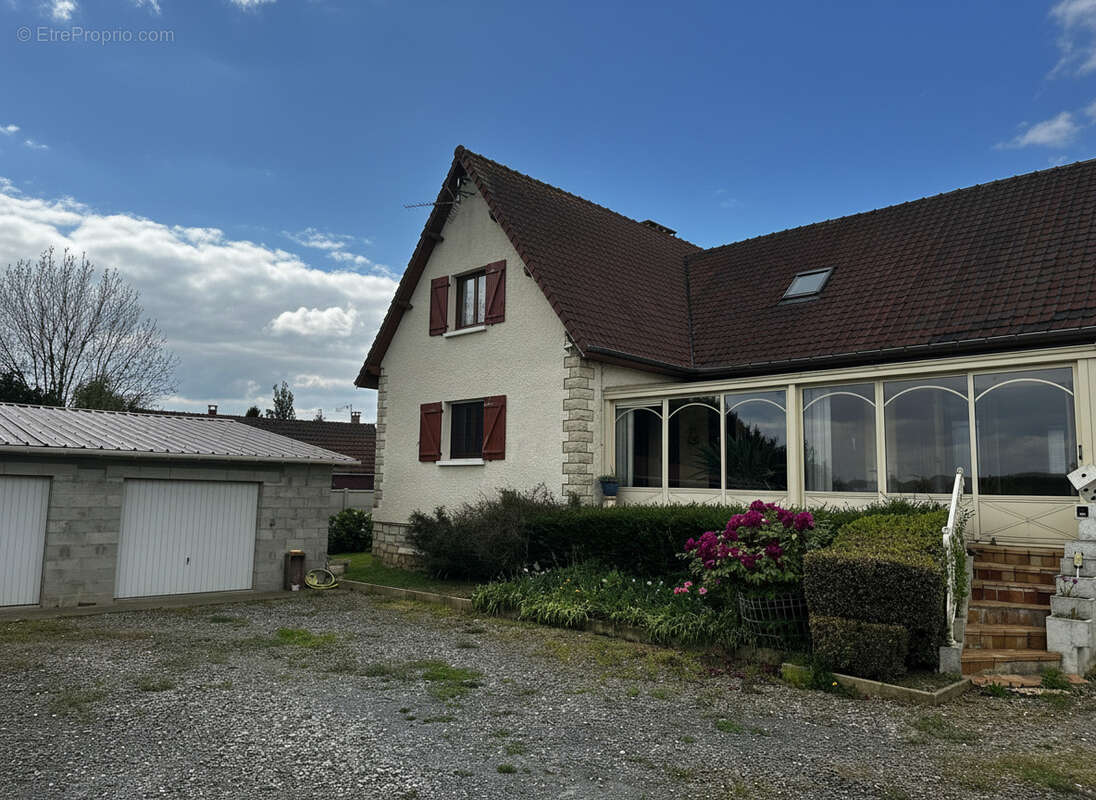 Maison à ULLY-SAINT-GEORGES