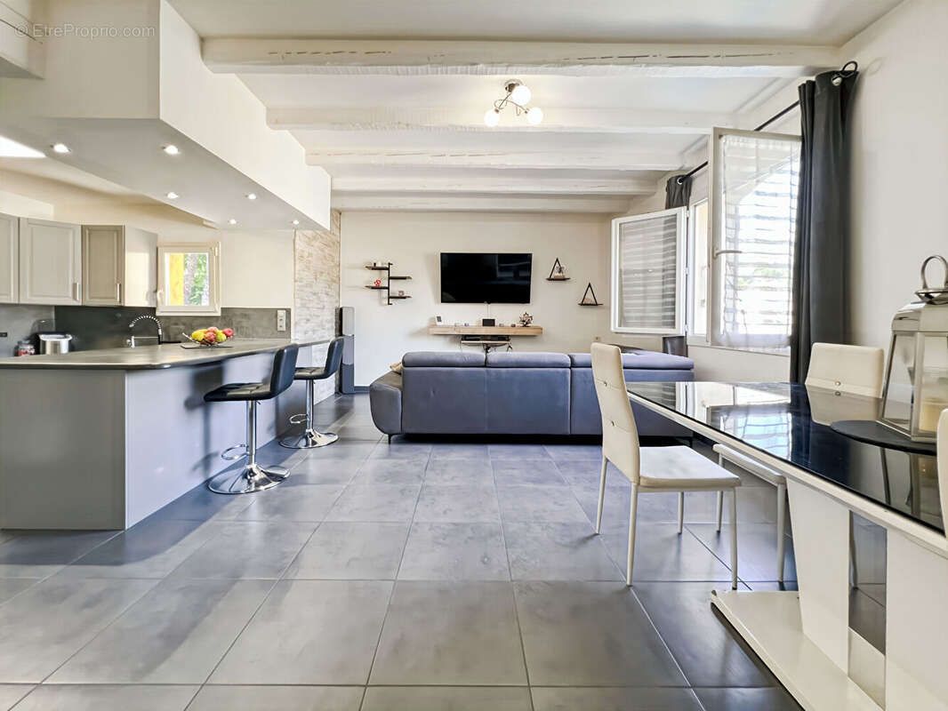 Appartement 73m² à rognac - photo 2