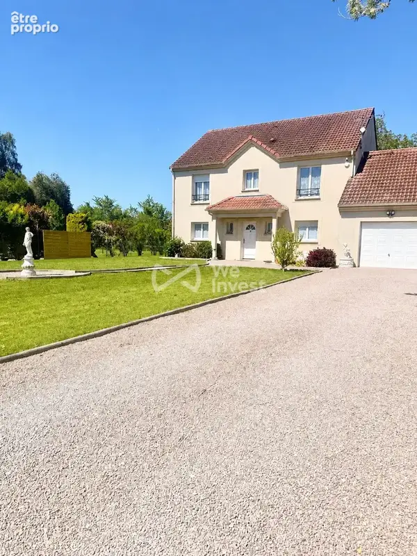 Maison 180 m² à Quincy-Voisins  - photo 2