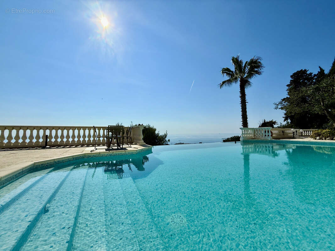 Appartement à BEAUSOLEIL