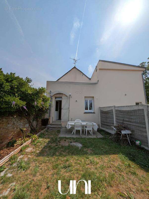 Maison à MAY-SUR-ORNE