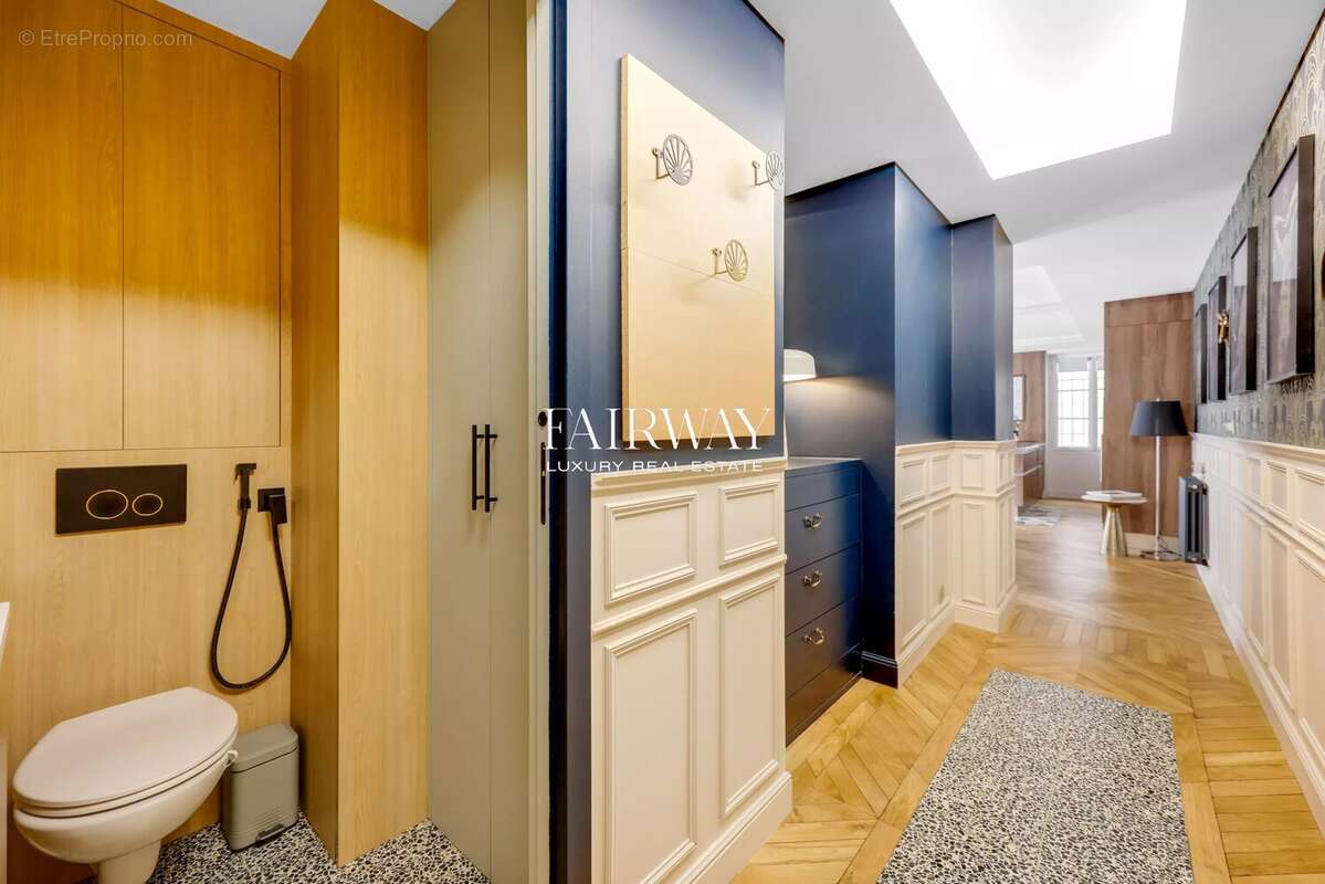 Appartement à PARIS-8E