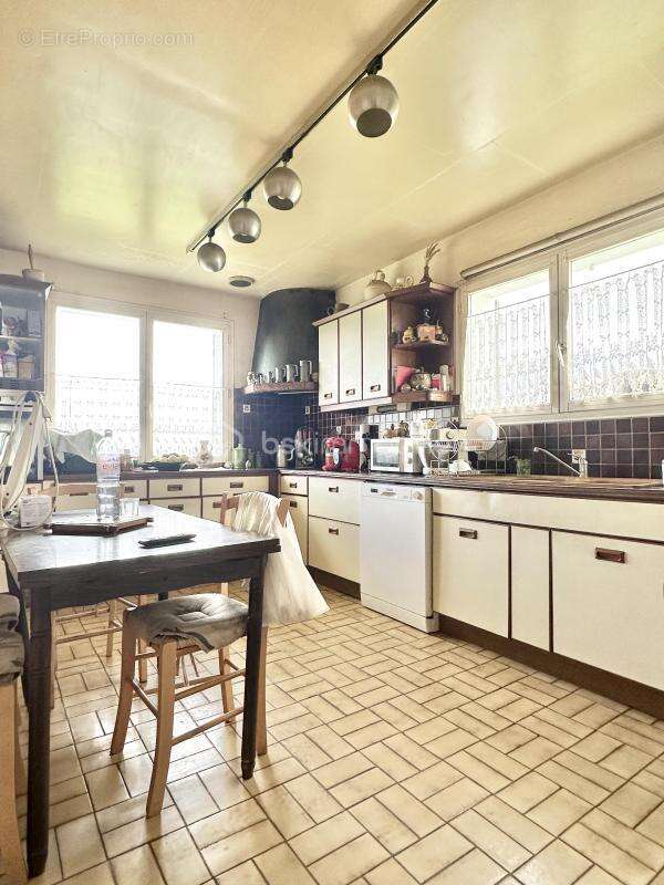 Maison à VILLENEUVE-SUR-YONNE