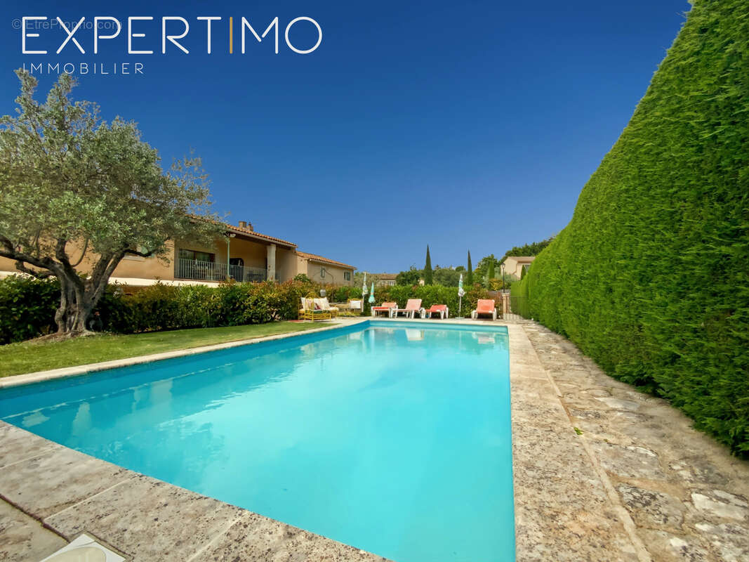 Appartement à BONNIEUX