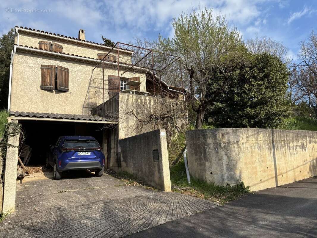 Maison à VAUVENARGUES