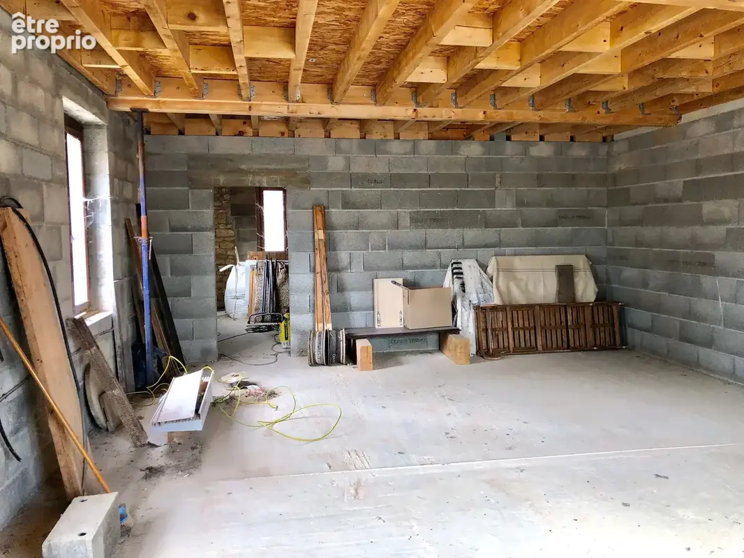 Exceptionnelle maison de campagne avec piscine et terrain de 6000 m². - photo 18