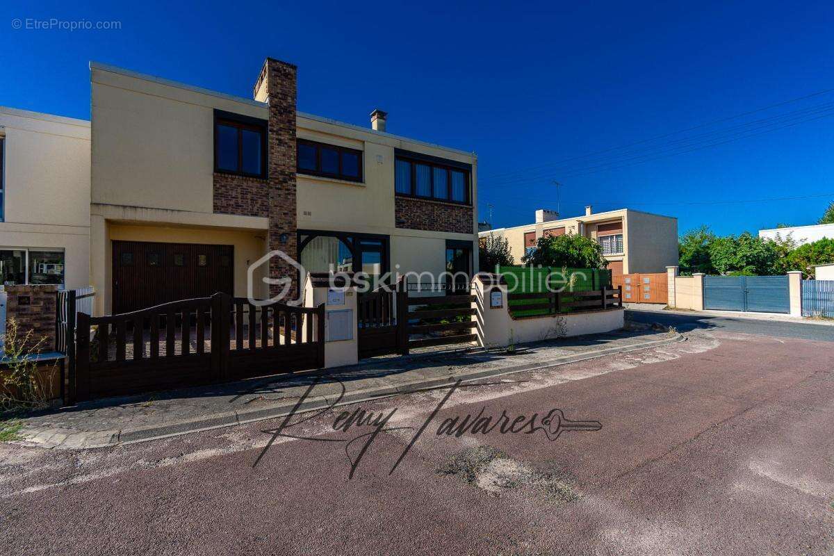 DARVAULT — Maison familiale de 95 m² avec jardin, garage et 4 chambres - photo 18