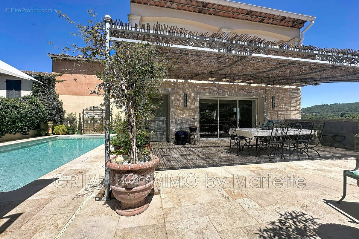 Maison à LA GARDE-FREINET
