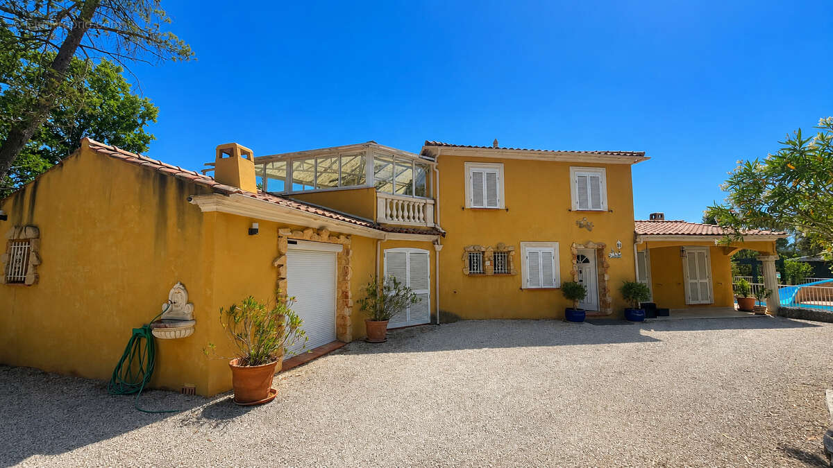 Maison à SAINT-MAXIMIN-LA-SAINTE-BAUME