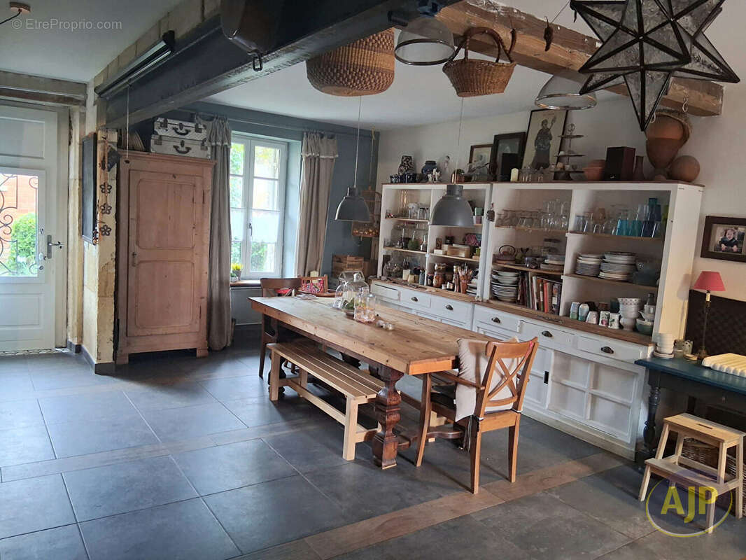 Maison à SAINT-CHRISTOLY-MEDOC