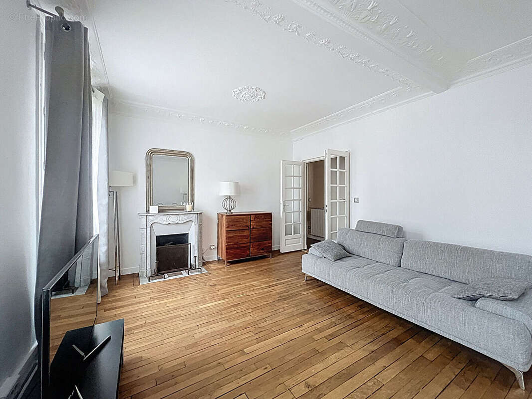 Appartement à SURESNES