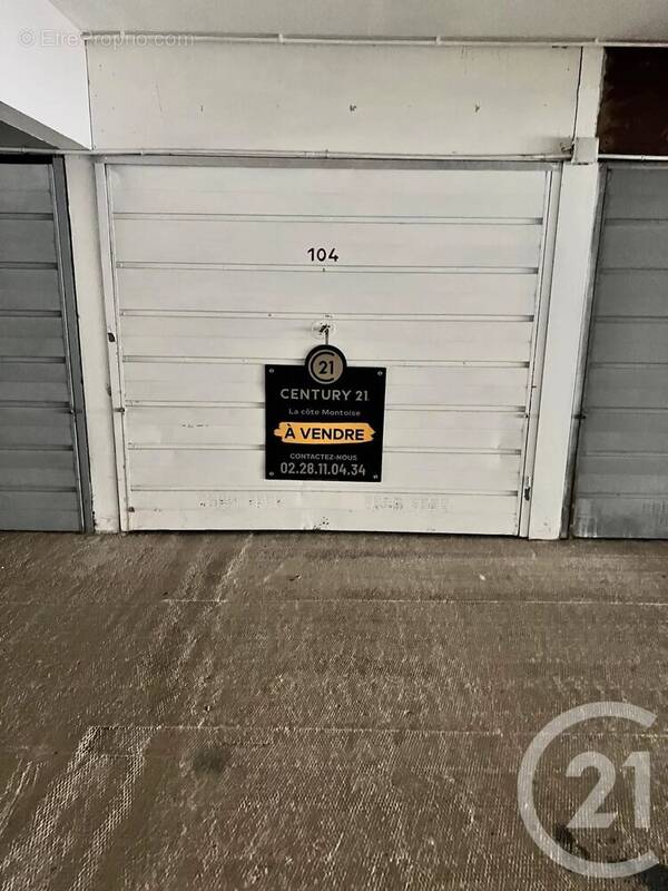 Parking à SAINT-HILAIRE-DE-RIEZ