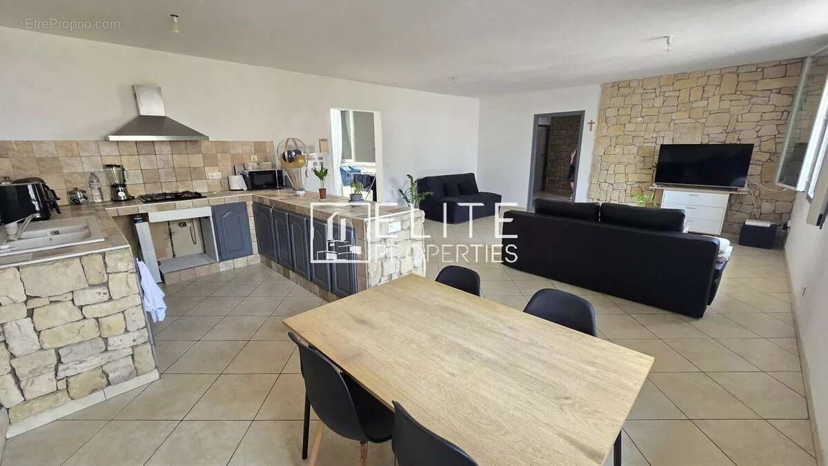 Appartement à VALLAURIS