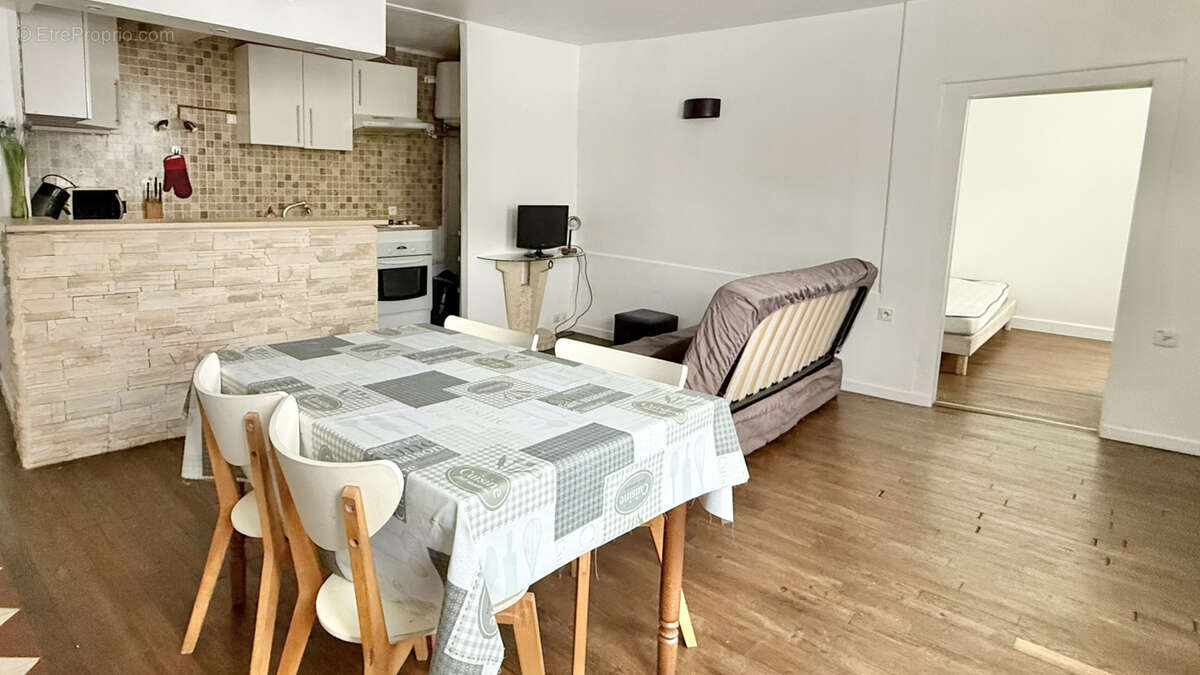 Appartement à PONT-SAINTE-MARIE