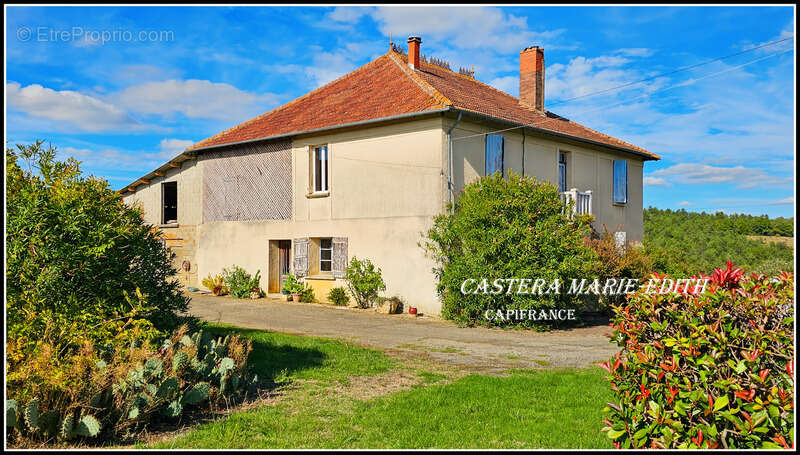 Maison à VIC-FEZENSAC