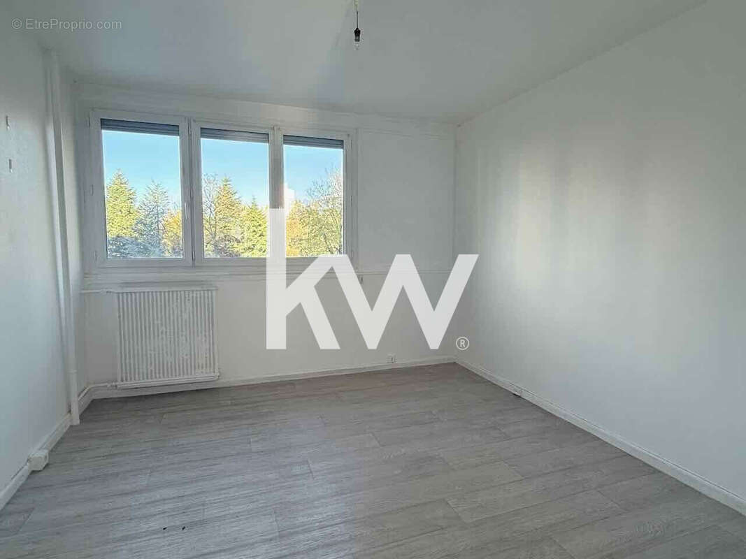 Appartement 81 m² à Saint-Etienne  - photo 8
