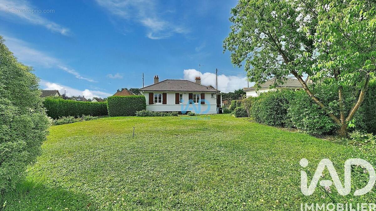 Photo 1 - Maison à SAINT-ETIENNE-DU-ROUVRAY