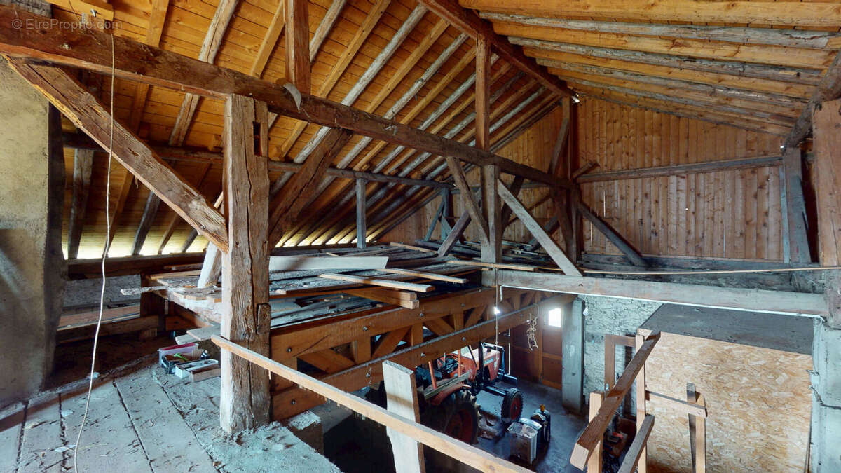 Maison à CHARMAUVILLERS