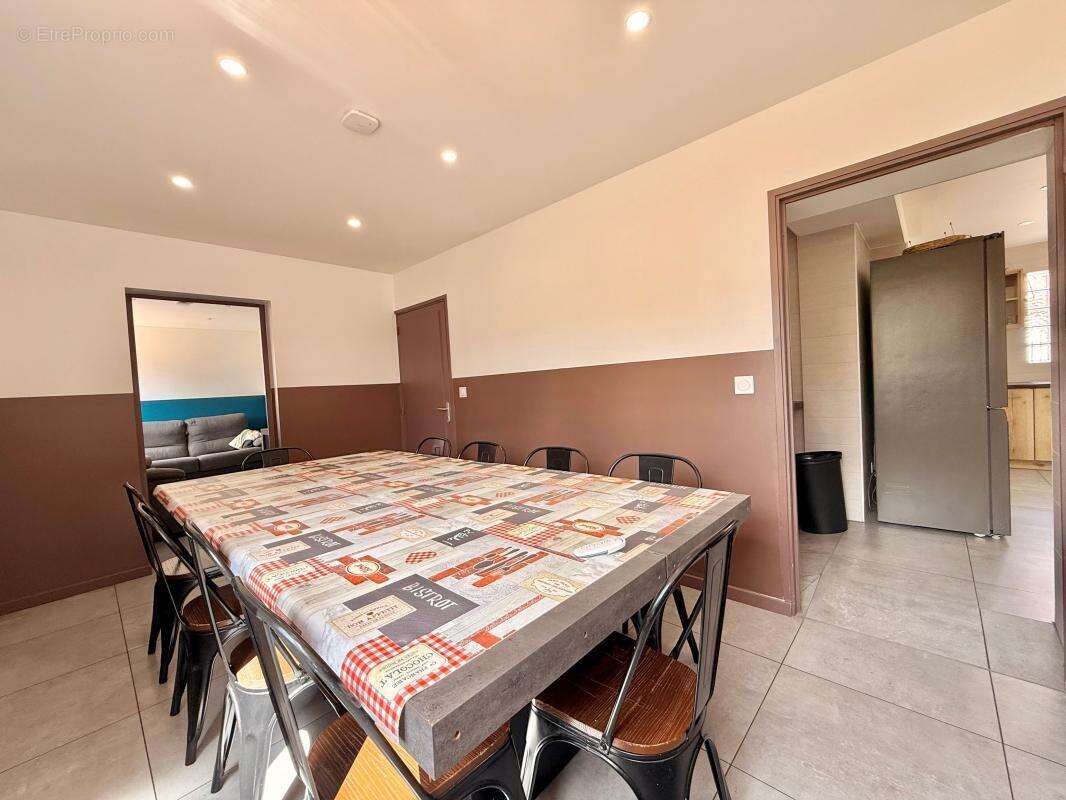Maison familiale 7 chambres – Dépendance de 33 m² – Jardin clos - photo 5