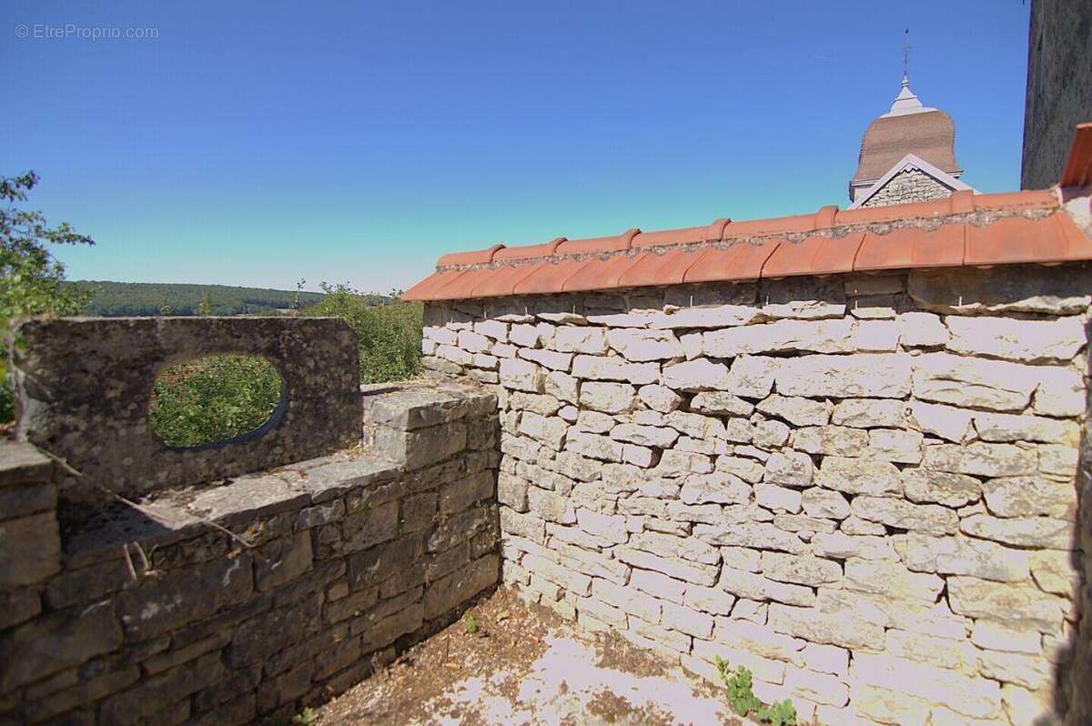 Maison en pierre à rénover,  dépendance, cave voûtée - photo 5