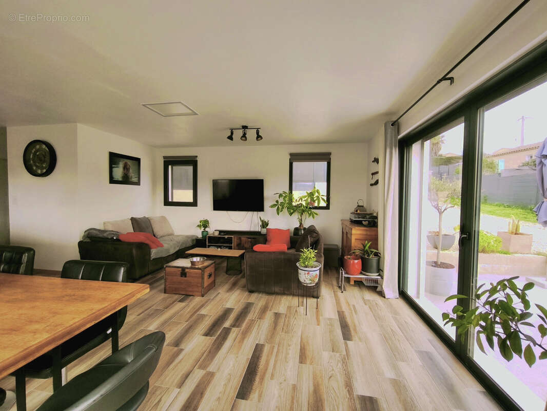 Maison à LE CASTELLET