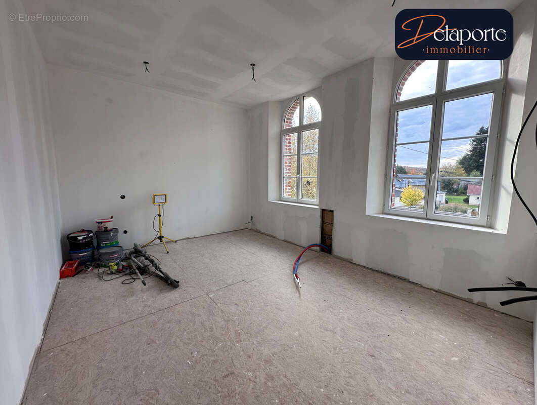 Maison à FIEFFES-MONTRELET