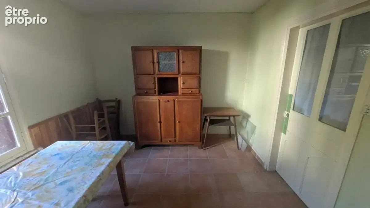 Petite maison près du centre à rénover avec jardin - photo 6