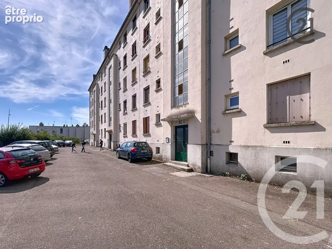 Appartement 4 pièces 59 m² à vendre à La Chapelle-Saint-Luc (10600) - photo 4