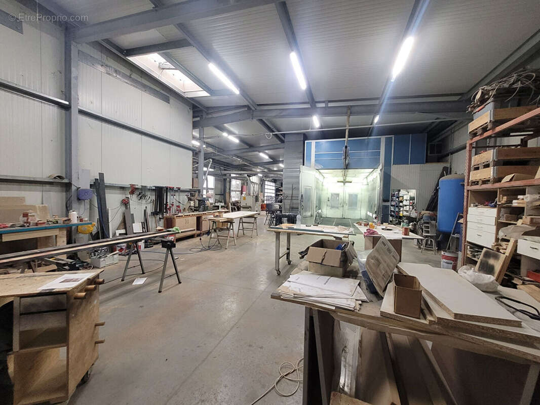 Commerce à MONTAIGU