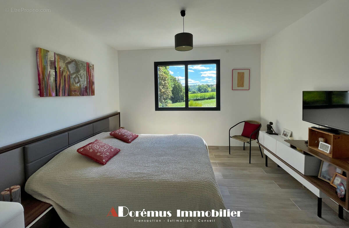 Maison à CAMBLANES-ET-MEYNAC