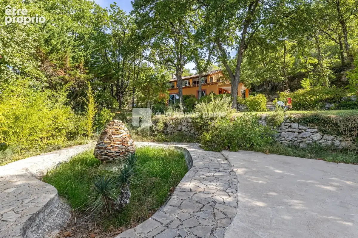 Photo Maison à Le Puy-Sainte-Reparade au prix de 595 000€