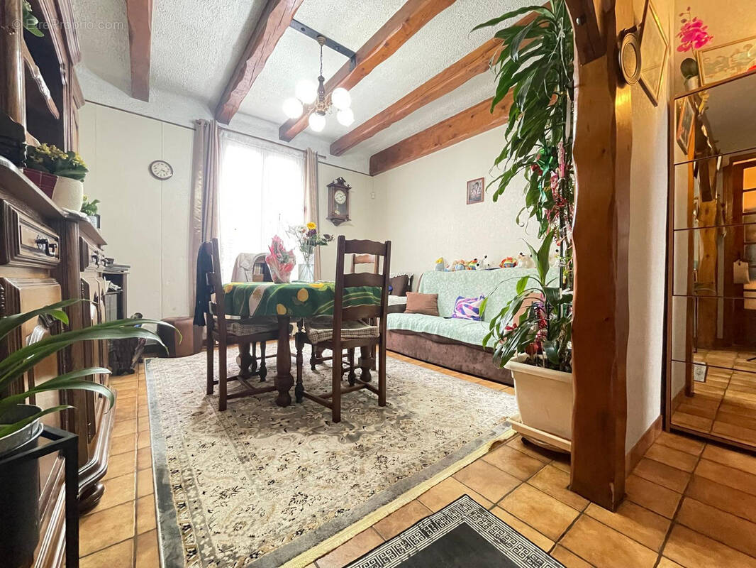 Appartement à LES PAVILLONS-SOUS-BOIS