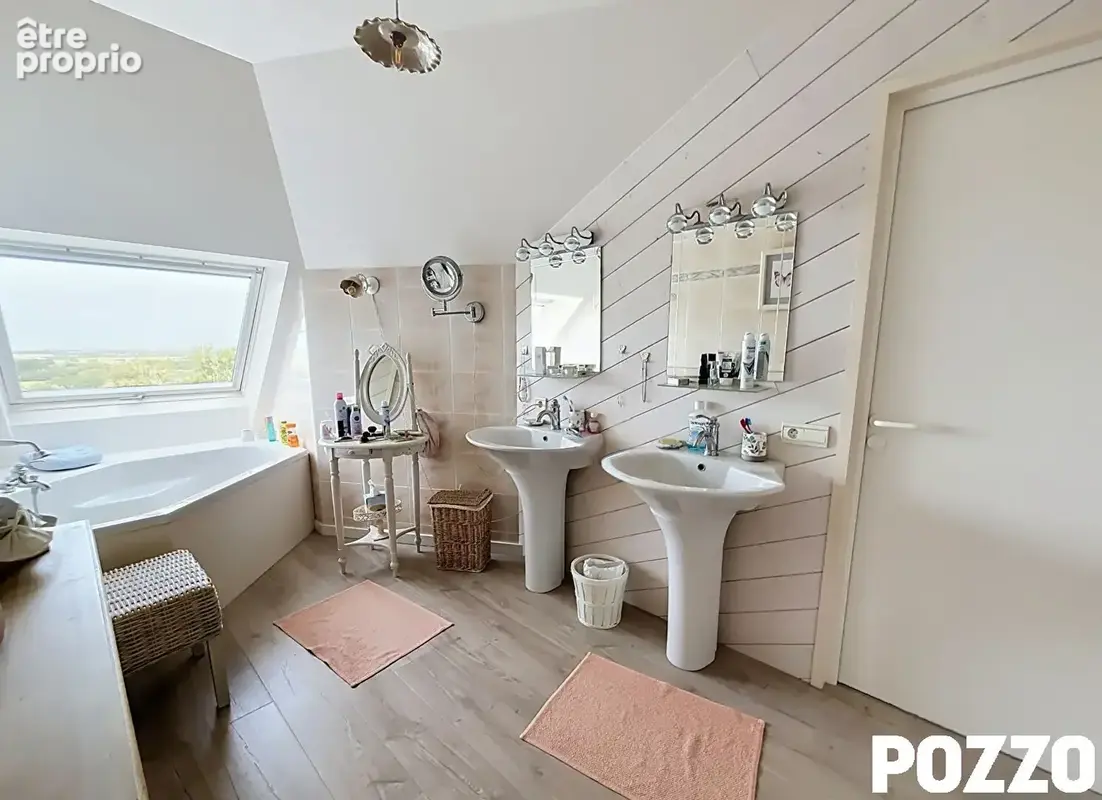 DONVILLE LES BAINS - Superbe maison de 182m² - Vue mer - Sous-sol complet de 112m² - photo 12