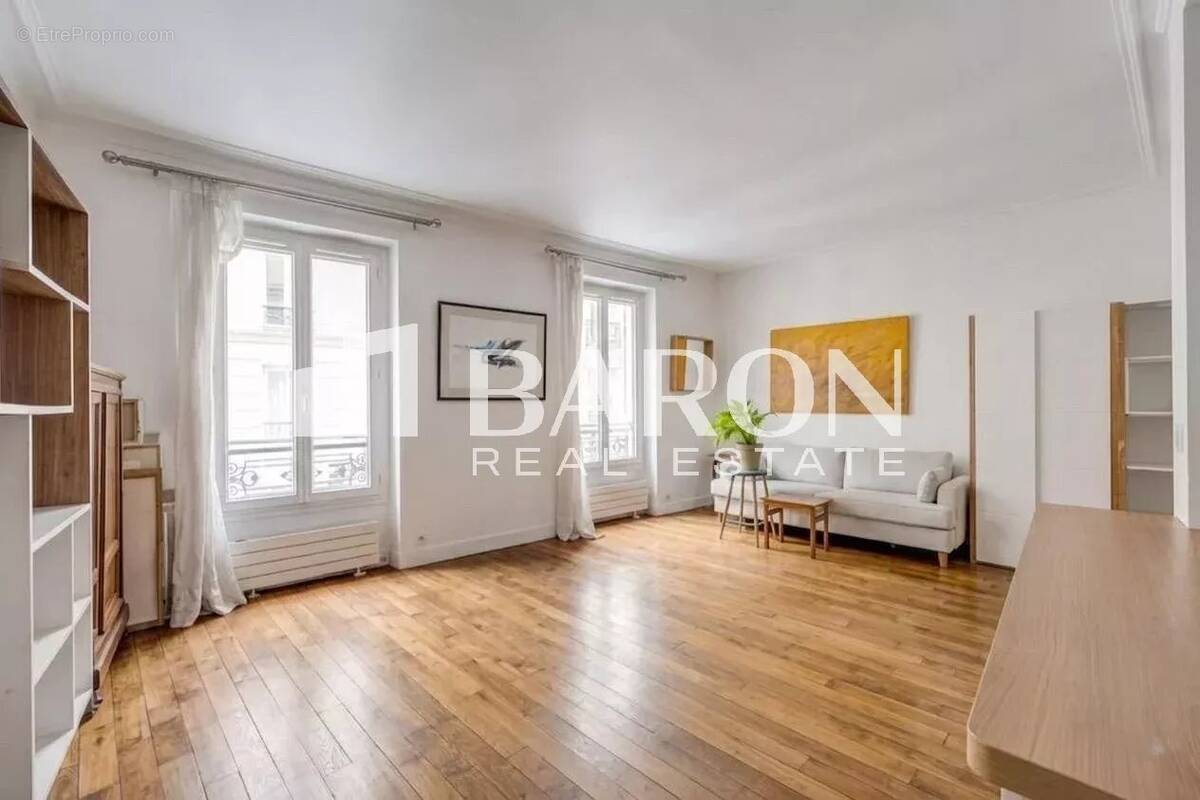 Appartement à PARIS-17E