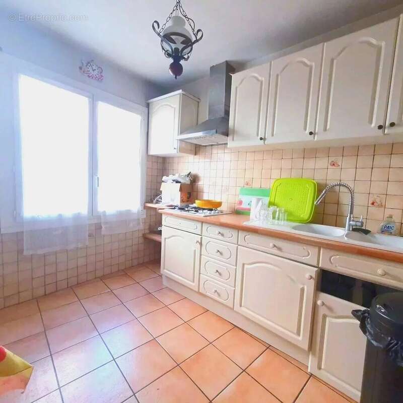 cuisine équipée - Appartement à CAVAILLON