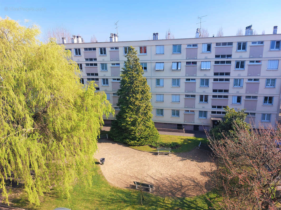 Appartement à LE PLESSIS-TREVISE