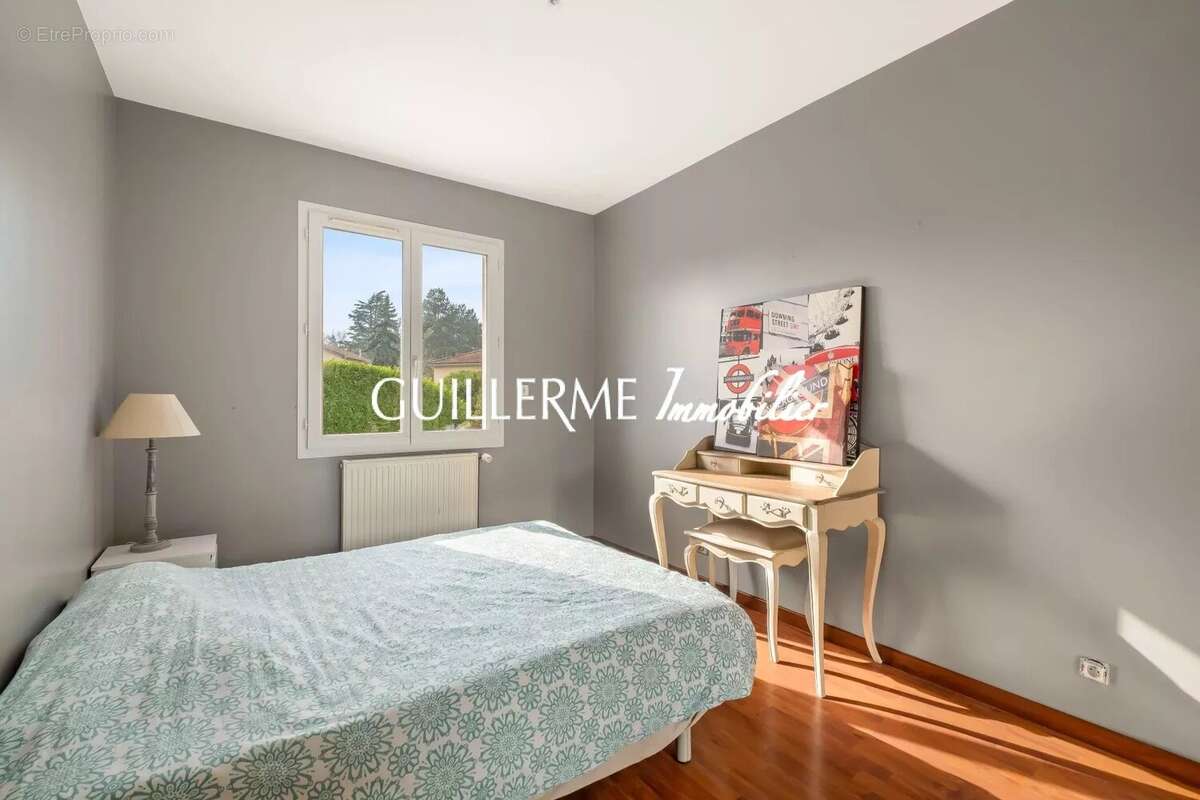 Maison à LA TOUR-DE-SALVAGNY