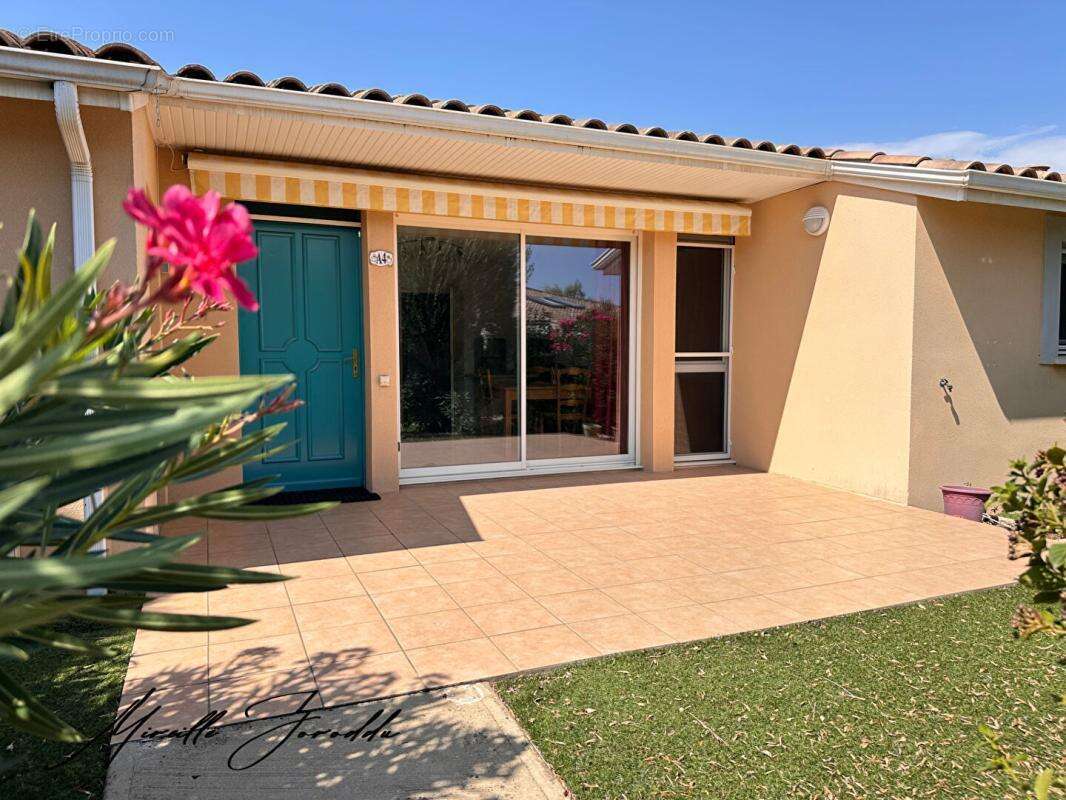 Jonquieres Saint Vincent VILLA, résidence sécurisée de 91m² avec terrasse et parking - photo 2