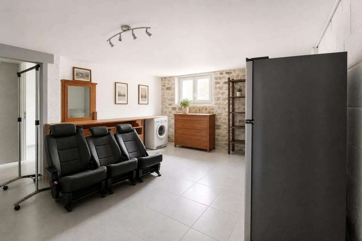 Maison de 8 pièces de 189 m² à Saint-Saturnin - photo 26