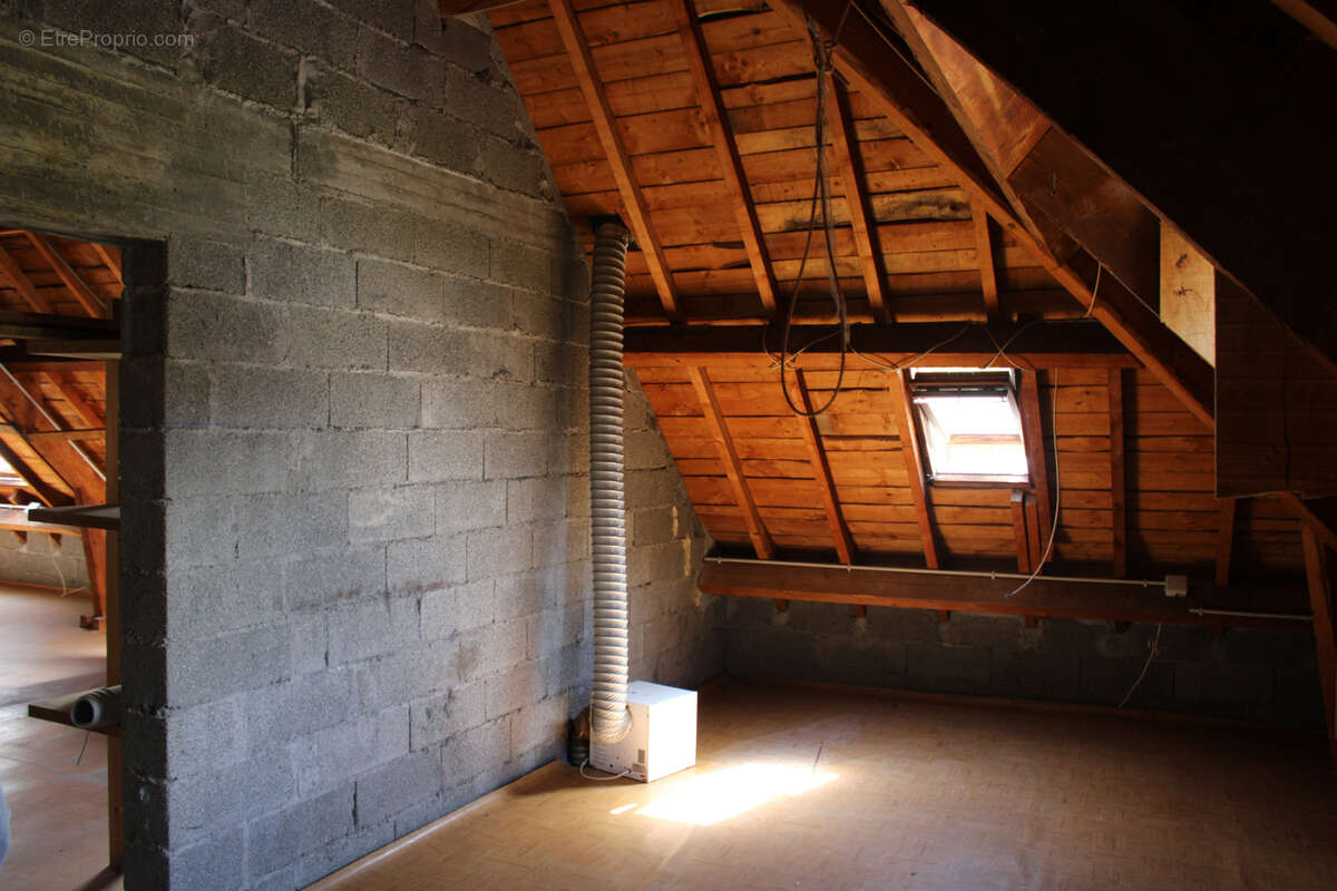 Maison à RIOM-ES-MONTAGNES