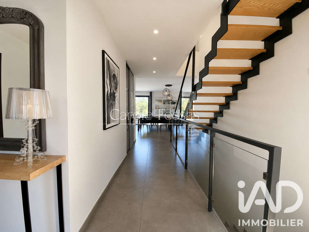 Maison 275 m² à Pollestres  - photo 3