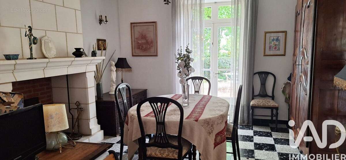 Photo 8 - Maison à AZAY-LE-FERRON