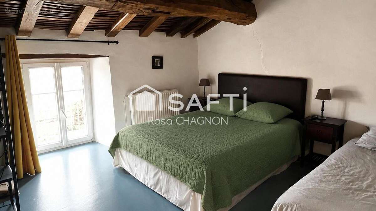 Maison 296 m² à La Caillere-Saint-Hilaire  - photo 2