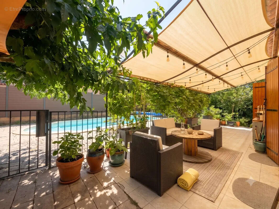 Pertuis, maison 7 pièces de 160 m2 avec piscine - photo 3
