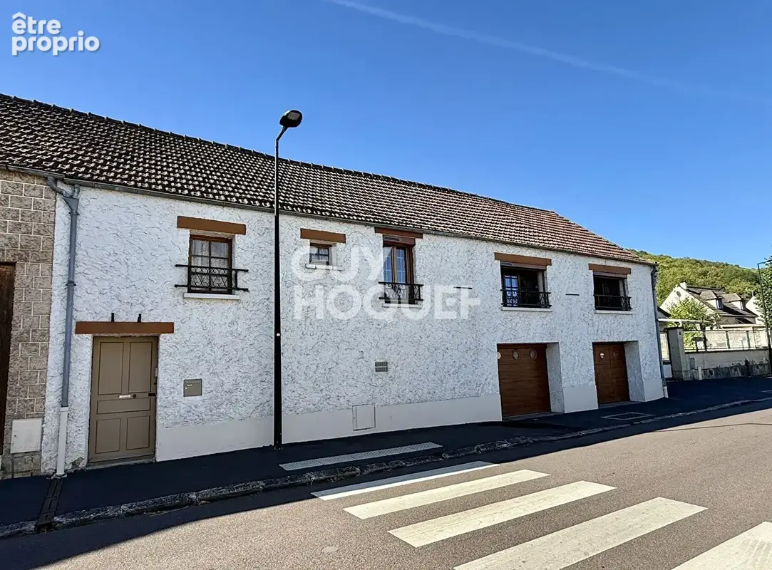 Photo Maison à Mezieres-Sur-Seine au prix de 255 000€