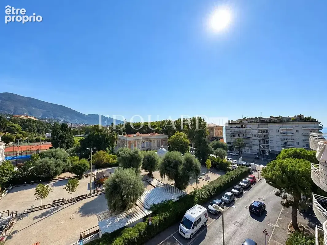 En exclusivité trois pièces à vendre avec terrasse, belle vue dégagée et garage - photo 5